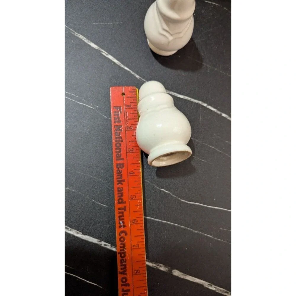 Pfaltzgraff Gazebo White Salt & Pepper Shakers Vintage Ceramic 3 Inches Pre-Owne